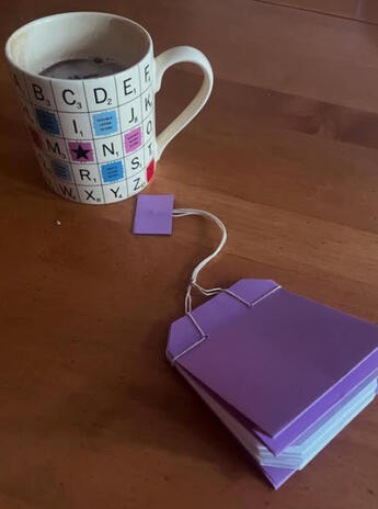 Carnet en sachet de thé - Bon pour les matins, les après-midi à me chercher et les nuits tardives / Tea bag notebook - Good for mornings, afternoon pick-me-ups, and late nights